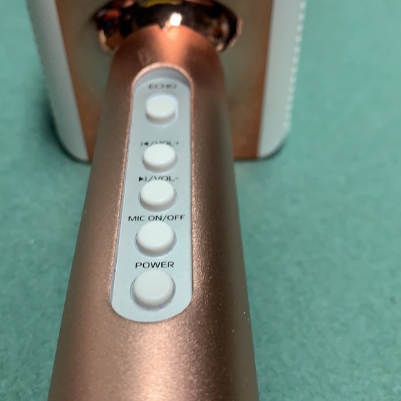 Pop solo karaoke cordless blue tooth microphone. - Picture 6 of 17